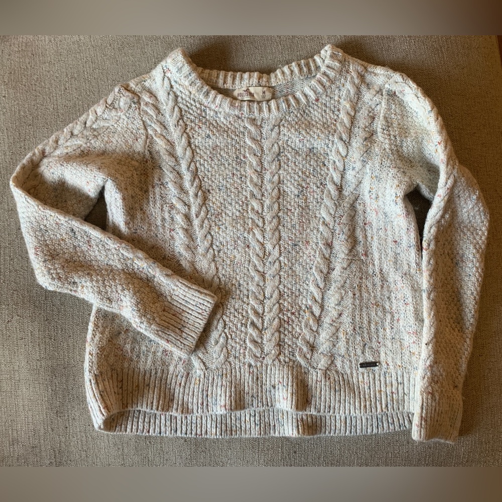 Hollister brand crop sweater, wool nylon Lycra blend, size medium fits snug